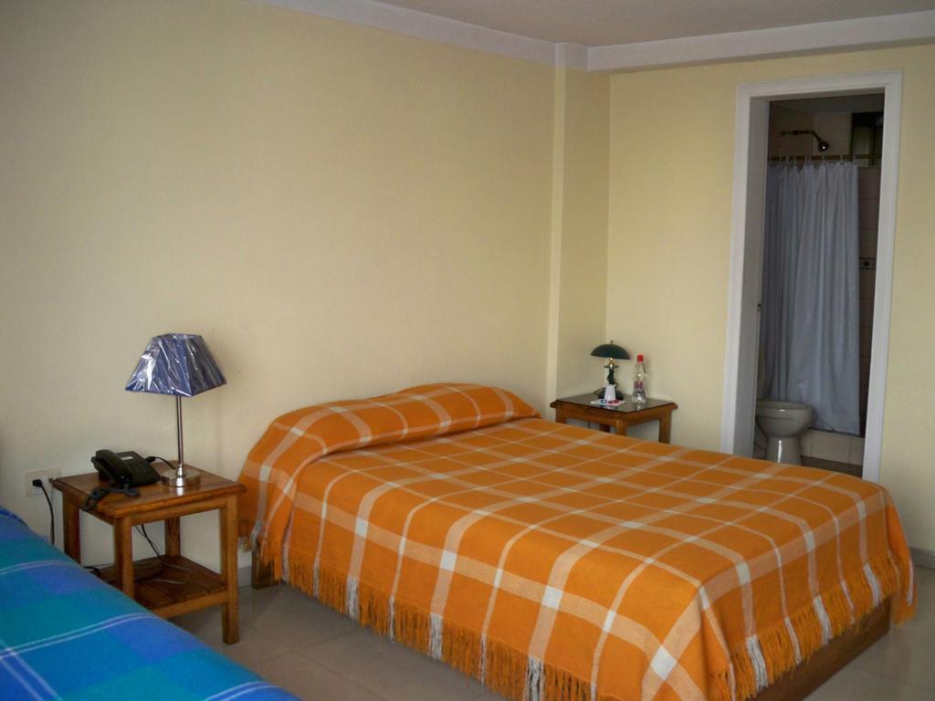 Hotel Las Garzas Alojamiento Ibarra Esterno foto
